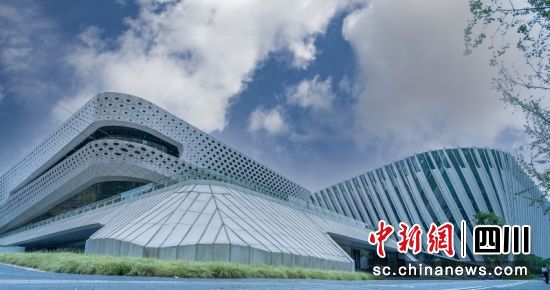 簡陽市文化體育中心(東來印象)。 簡陽融媒體中心 供圖 簡陽市文化體育中心(東來印象)。 簡陽融媒體中心 供圖