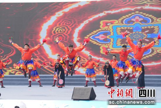 21日,青海省玉樹藏族自治州生態(tài)旅游和有機(jī)農(nóng)畜產(chǎn)品成都推介會在成都舉行。玉樹藏族自治州文體旅游廣電局供圖 21日,青海省玉樹藏族自治州生態(tài)旅游和有機(jī)農(nóng)畜產(chǎn)品成都推介會在成都舉行。玉樹藏族自治州文體旅游廣電局供圖