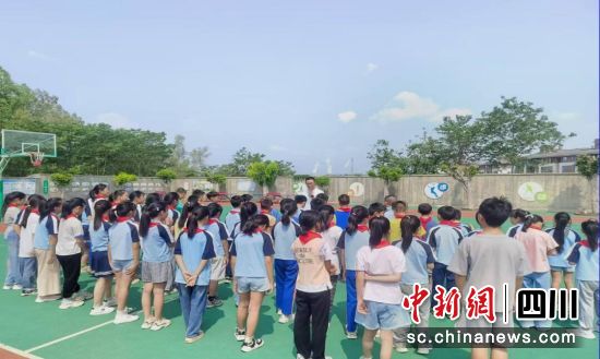 教師小專題培訓(xùn)講座。成都石室小學(xué)供圖 教師小專題培訓(xùn)講座。成都石室小學(xué)供圖