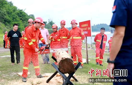比拼現(xiàn)場。富順融媒 供圖 比拼現(xiàn)場。富順融媒 供圖