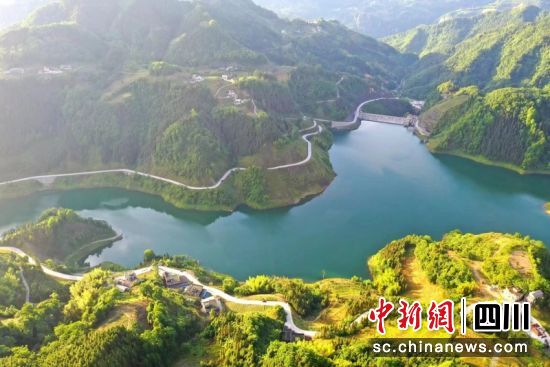 團林苗族鄉后溝水庫水域。杜云 攝 團林苗族鄉后溝水庫水域。杜云 攝