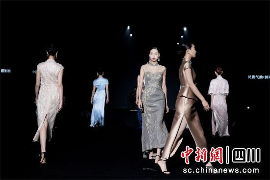 活動現(xiàn)場。(中國西部高級定制中心 供圖) 活動現(xiàn)場。(中國西部高級定制中心 供圖)