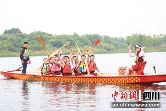 活動(dòng)現(xiàn)場(chǎng)。中鐵文旅川投公司供圖 活動(dòng)現(xiàn)場(chǎng)。中鐵文旅川投公司供圖
