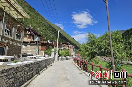和美鄉村新畫卷。壤塘縣委宣傳部供圖 和美鄉村新畫卷。壤塘縣委宣傳部供圖