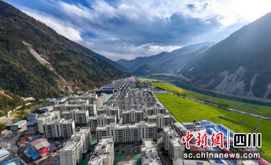 王崗坪鄉災后重建集中安置點。石棉融媒 供圖 王崗坪鄉災后重建集中安置點。石棉融媒 供圖