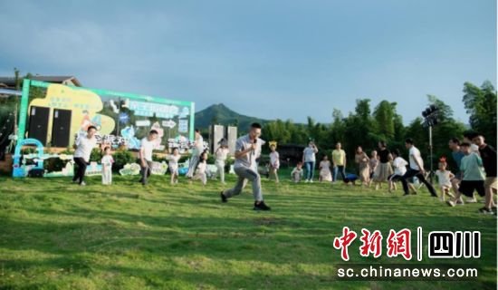 僰王山景區開展的活動現場。蜀南文旅集團 供圖 僰王山景區開展的活動現場。蜀南文旅集團 供圖