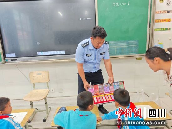 宣傳現場。四川省戒毒管理局 供圖 宣傳現場。四川省戒毒管理局 供圖