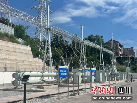 宜賓高新區南灣變電站一角。王宇 攝 宜賓高新區南灣變電站一角。王宇 攝