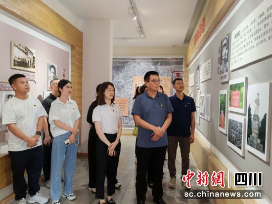 參觀活動現場。賴小娟 攝 參觀活動現場。賴小娟 攝