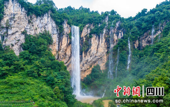 古藺縣茅溪鎮美景。(古藺縣文化廣播電視和旅游局 供圖) 古藺縣茅溪鎮美景。(古藺縣文化廣播電視和旅游局 供圖)