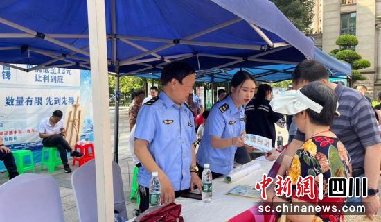 宣傳活動現(xiàn)場。沿灘融媒 供圖 宣傳活動現(xiàn)場。沿灘融媒 供圖