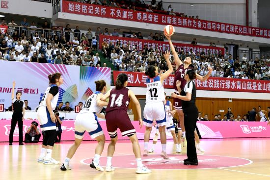 四川遠達美樂隊與東莞新世紀隊比賽現場。陳平 攝 四川遠達美樂隊與東莞新世紀隊比賽現場。陳平 攝