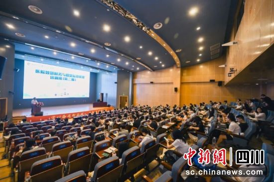 醫院智慧財務與運營管理培訓班(第二期)現場。高寫庭 攝 醫院智慧財務與運營管理培訓班(第二期)現場。高寫庭 攝