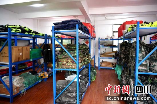 綿虒鎮(zhèn)防汛物資儲備。汶川縣委宣傳部供圖 綿虒鎮(zhèn)防汛物資儲備。汶川縣委宣傳部供圖