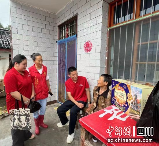 實踐團隊開展“智慧健康養老服務與管理”調研。王茜 攝 實踐團隊開展“智慧健康養老服務與管理”調研。王茜 攝