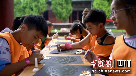 研學(xué)活動(dòng)現(xiàn)場(chǎng)。 平武縣融媒體中心供圖 研學(xué)活動(dòng)現(xiàn)場(chǎng)。 平武縣融媒體中心供圖