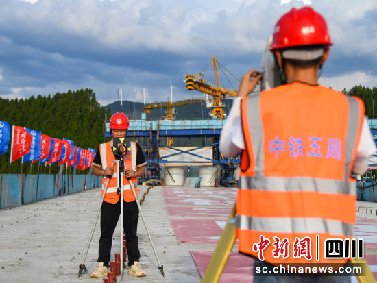 施工現場。中鐵五局集團有限公司供圖 施工現場。中鐵五局集團有限公司供圖