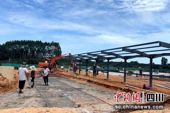 未來社區(qū)項目建設(shè)現(xiàn)場。陳靜 攝 未來社區(qū)項目建設(shè)現(xiàn)場。陳靜 攝