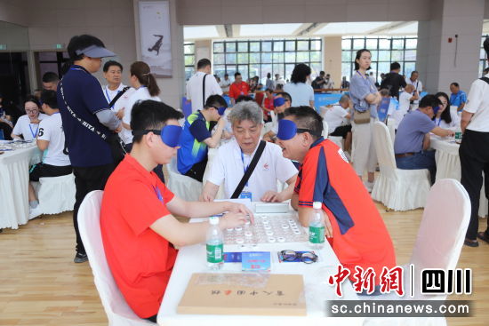 “看不見”的象棋比賽。成都東部新區 供圖 “看不見”的象棋比賽。成都東部新區 供圖
