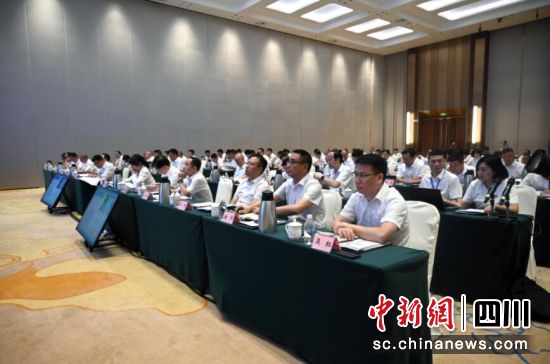 會(huì)議現(xiàn)場(chǎng)。安源 攝 會(huì)議現(xiàn)場(chǎng)。安源 攝