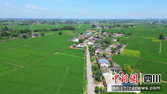 旌陽(yáng)區(qū)新德鎮(zhèn)一隅。 旌陽(yáng)區(qū)融媒體中心供圖 旌陽(yáng)區(qū)新德鎮(zhèn)一隅。 旌陽(yáng)區(qū)融媒體中心供圖