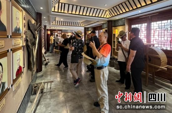 參觀現(xiàn)場(chǎng)。沿灘融媒 供圖 參觀現(xiàn)場(chǎng)。沿灘融媒 供圖