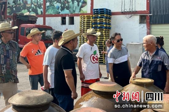 參觀現(xiàn)場(chǎng)。沿灘融媒 供圖 參觀現(xiàn)場(chǎng)。沿灘融媒 供圖