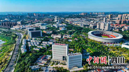 西南醫科大學:奮力打造高素質專業化創新型師資隊伍。西南醫科大學供圖 西南醫科大學:奮力打造高素質專業化創新型師資隊伍。西南醫科大學供圖