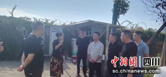 “專班+專員”“一對一”服務為企業解決難題。 簡陽融媒體中心 供圖 “專班+專員”“一對一”服務為企業解決難題。 簡陽融媒體中心 供圖