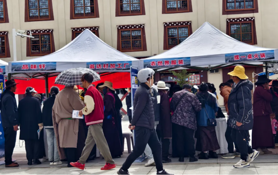 溫江區(qū)第七批結(jié)對(duì)幫扶色達(dá)縣工作隊(duì)供圖 溫江區(qū)第七批結(jié)對(duì)幫扶色達(dá)縣工作隊(duì)供圖