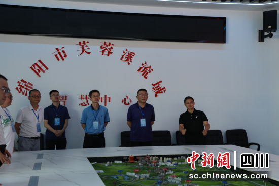 游仙區(qū)政協(xié)助力芙蓉溪流域生態(tài)環(huán)境改善。 游仙區(qū)政協(xié)供圖 游仙區(qū)政協(xié)助力芙蓉溪流域生態(tài)環(huán)境改善。 游仙區(qū)政協(xié)供圖
