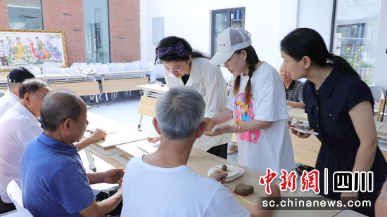 活動現(xiàn)場。 德陽市孝感街道供圖 活動現(xiàn)場。 德陽市孝感街道供圖