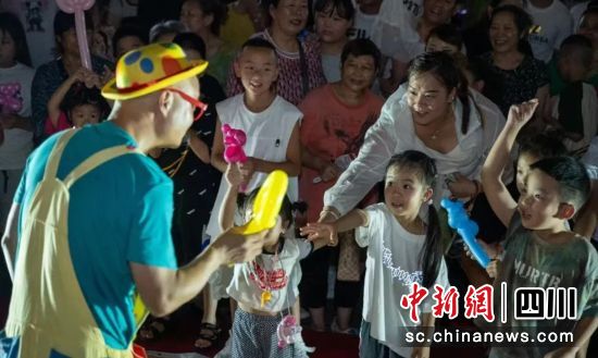 活動互動現(xiàn)場。雨城融媒 供圖 活動互動現(xiàn)場。雨城融媒 供圖