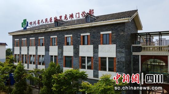 四川省醫院黑龍灘門診樓。中鐵文旅供圖 四川省醫院黑龍灘門診樓。中鐵文旅供圖