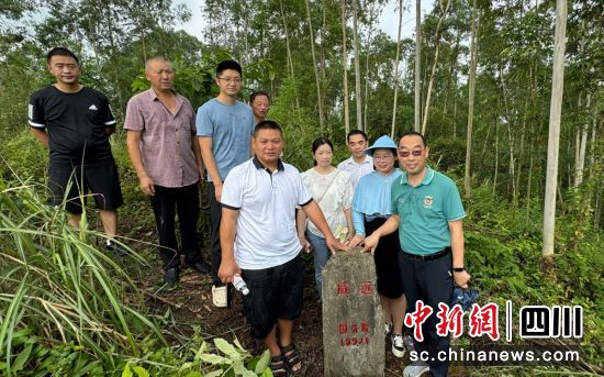 工作合影。榮縣融媒 供圖 工作合影。榮縣融媒 供圖
