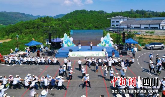 開幕現場。曾莉 供圖 開幕現場。曾莉 供圖