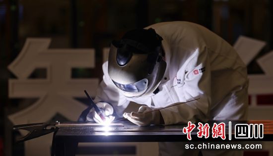 節目錄制現場。《天府工匠》節目組供圖 節目錄制現場。《天府工匠》節目組供圖