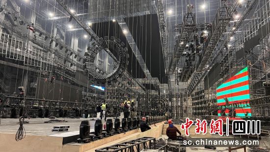 “視界一號”攝影大棚。郫都區融媒體中心供圖 “視界一號”攝影大棚。郫都區融媒體中心供圖