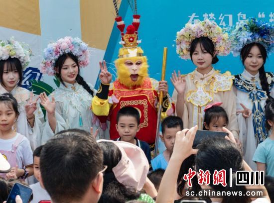 表演活動現(xiàn)場。南湖夢幻島供圖 表演活動現(xiàn)場。南湖夢幻島供圖