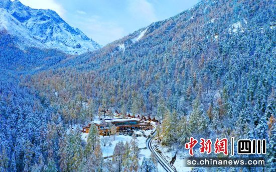 三奧雪山大本營。黑水縣委宣傳部供圖 三奧雪山大本營。黑水縣委宣傳部供圖