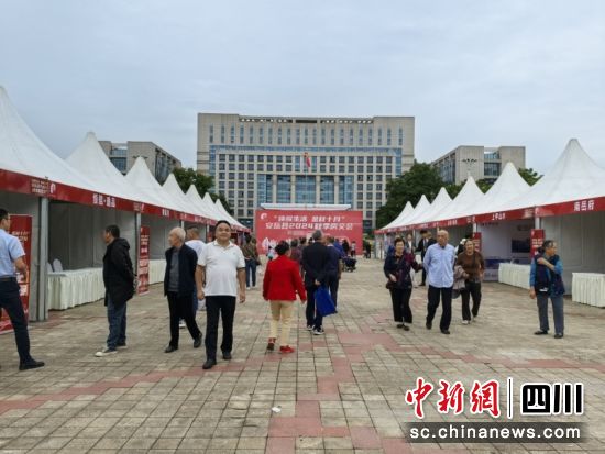 房交會現場。賀云 攝 房交會現場。賀云 攝
