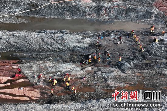 彭山江口古戰場遺址考古發掘現場。資料圖 劉忠俊 攝 彭山江口古戰場遺址考古發掘現場。資料圖 劉忠俊 攝