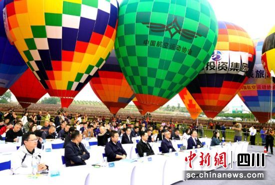 開幕式現(xiàn)場。任海霞 攝 開幕式現(xiàn)場。任海霞 攝