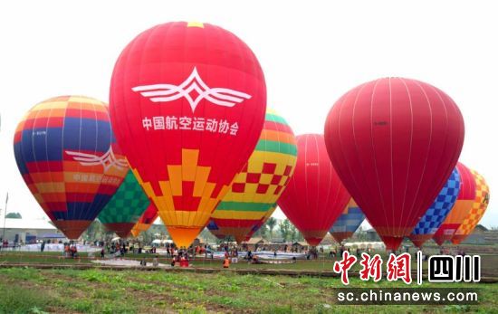 開幕式現(xiàn)場。任海霞 攝 開幕式現(xiàn)場。任海霞 攝