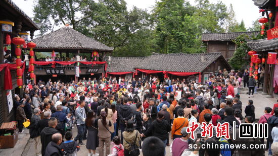 游客在北川游玩。 北川縣委宣傳部供圖 游客在北川游玩。 北川縣委宣傳部供圖