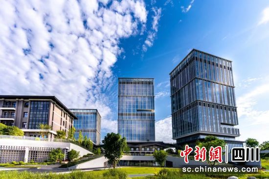 位于成都東部新區的天府錦城實驗室(未來醫學城)。郭磊 攝 位于成都東部新區的天府錦城實驗室(未來醫學城)。郭磊 攝