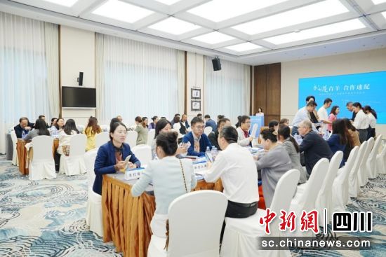 企業“合作速配”現場。袁興藝 攝 企業“合作速配”現場。袁興藝 攝