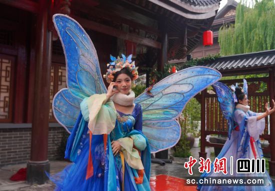 綿陽(yáng)方特山海奇幻夜開(kāi)幕。 綿陽(yáng)方特供圖 綿陽(yáng)方特山海奇幻夜開(kāi)幕。 綿陽(yáng)方特供圖