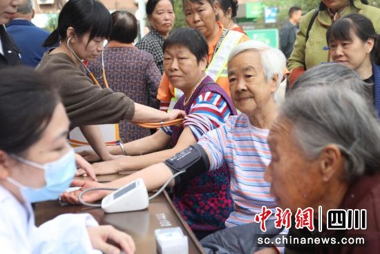 活動(dòng)現(xiàn)場(chǎng)。羅興 攝 活動(dòng)現(xiàn)場(chǎng)。羅興 攝